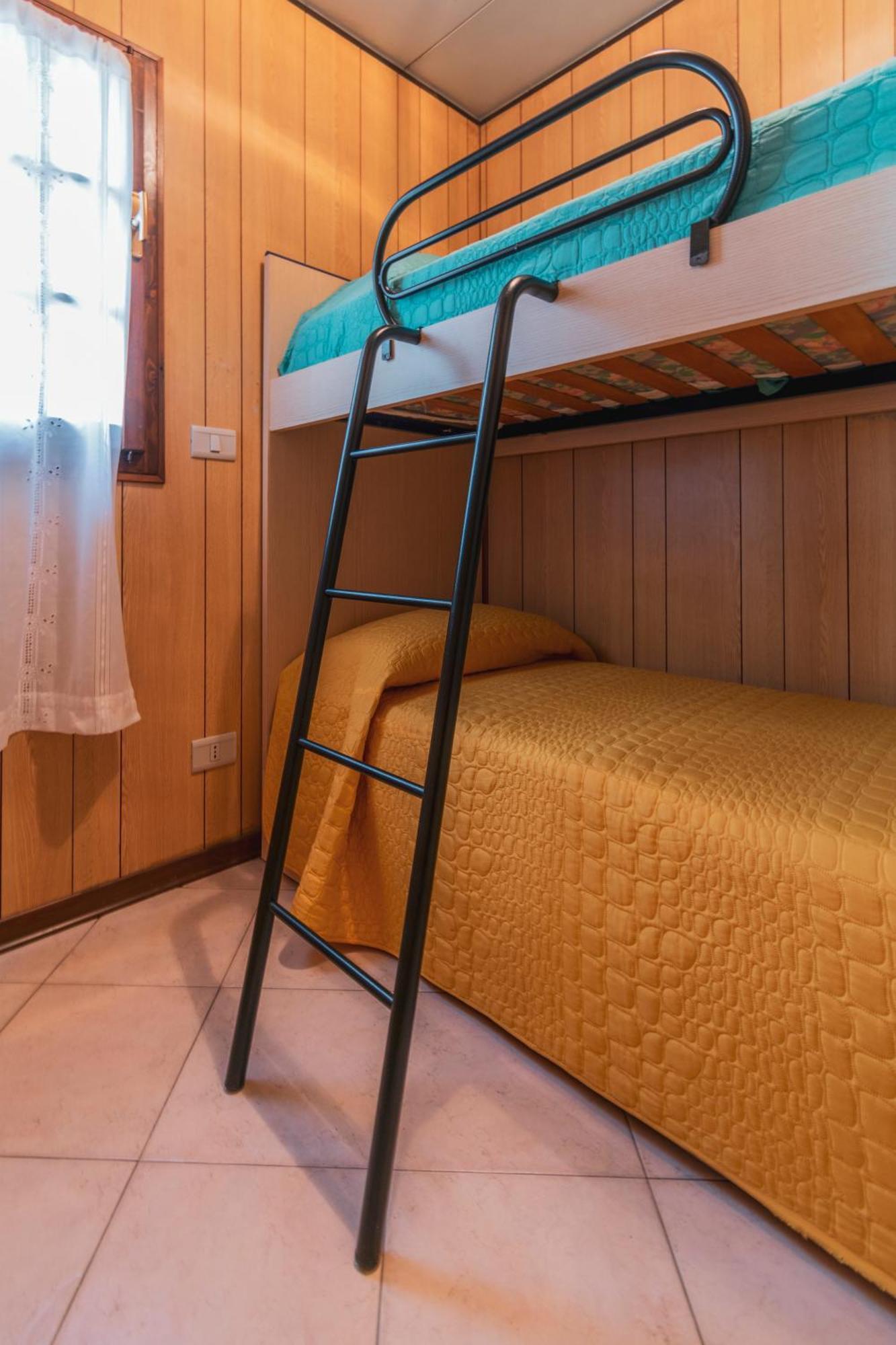 Camping Apuano مارينا دي ماسا المظهر الخارجي الصورة
